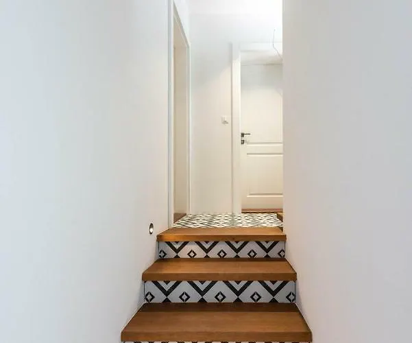 Apartment Sun And Stone